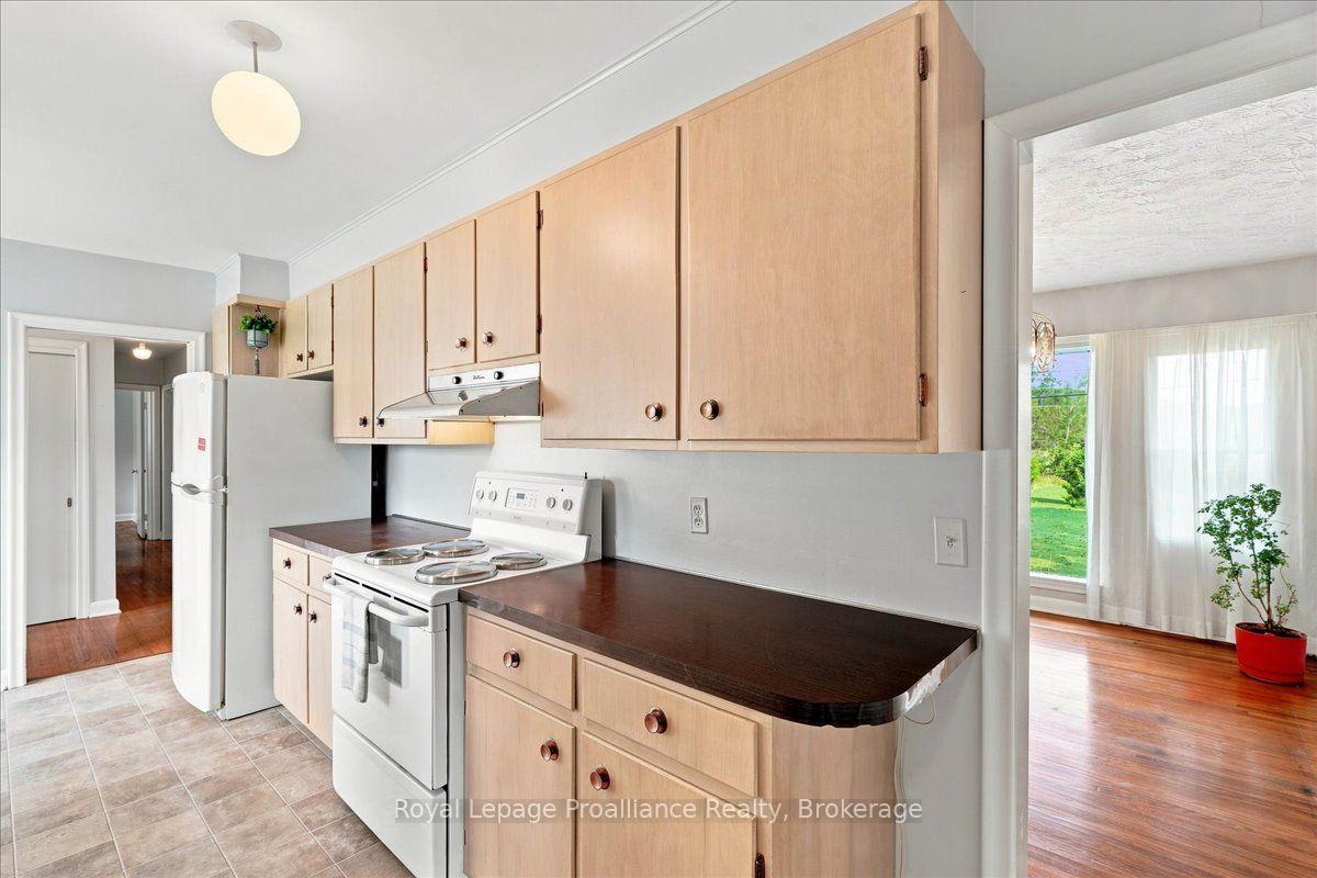 Photo 9 of 120 Sidney Crescent, Quinte West, Sidney Ward — HOMEH