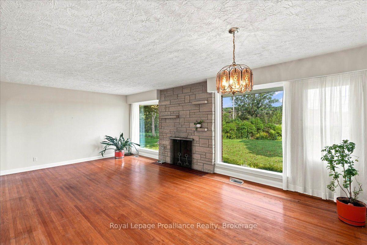 Photo 10 of 120 Sidney Crescent, Quinte West, Sidney Ward — HOMEH