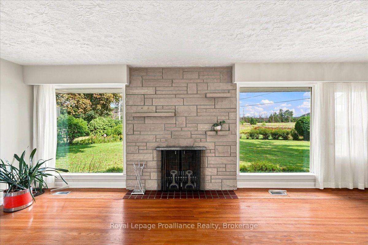 Photo 11 of 120 Sidney Crescent, Quinte West, Sidney Ward — HOMEH