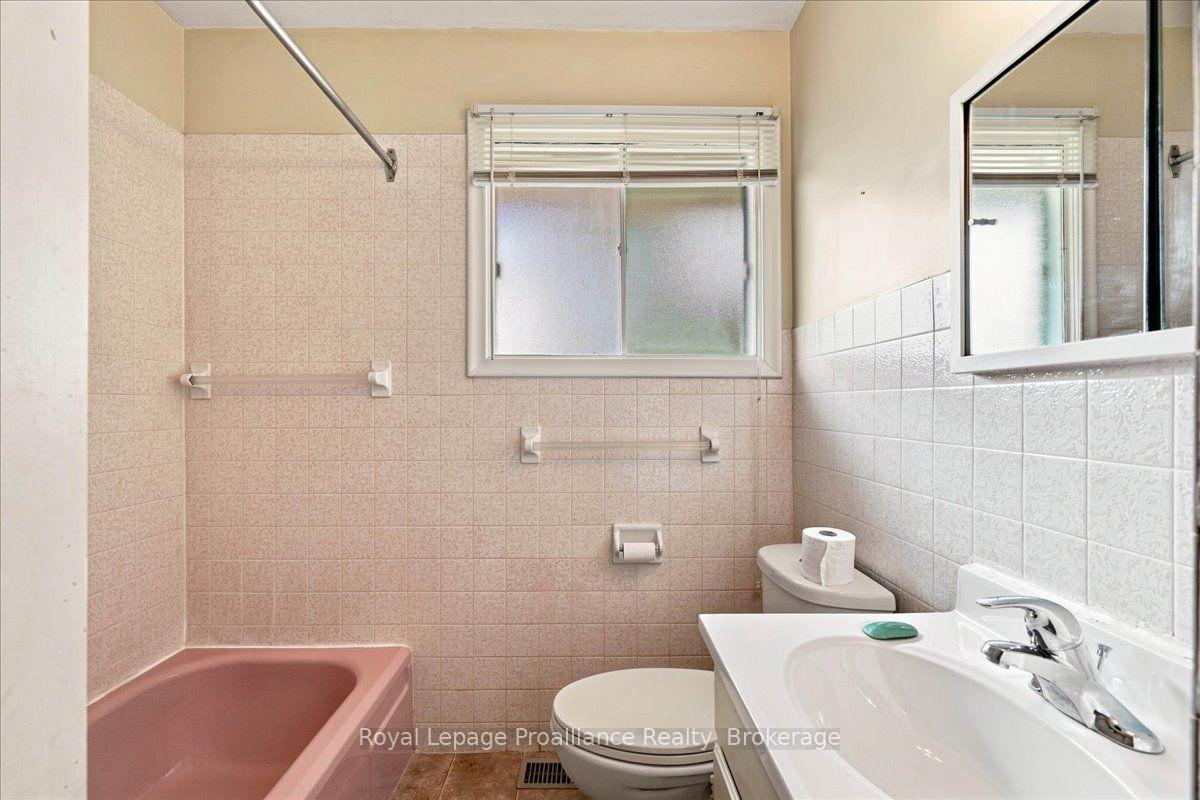 Photo 14 of 120 Sidney Crescent, Quinte West, Sidney Ward — HOMEH