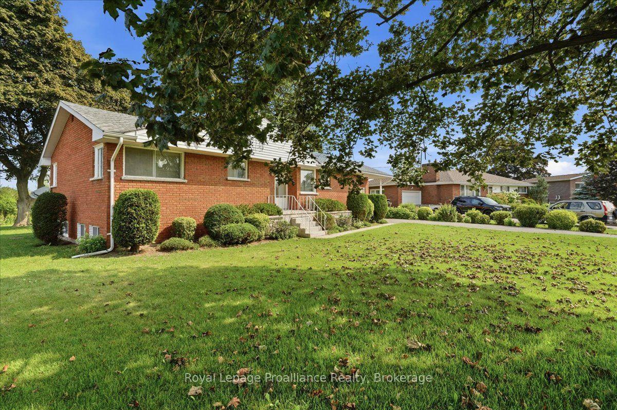 Photo 36 of 120 Sidney Crescent, Quinte West, Sidney Ward — HOMEH