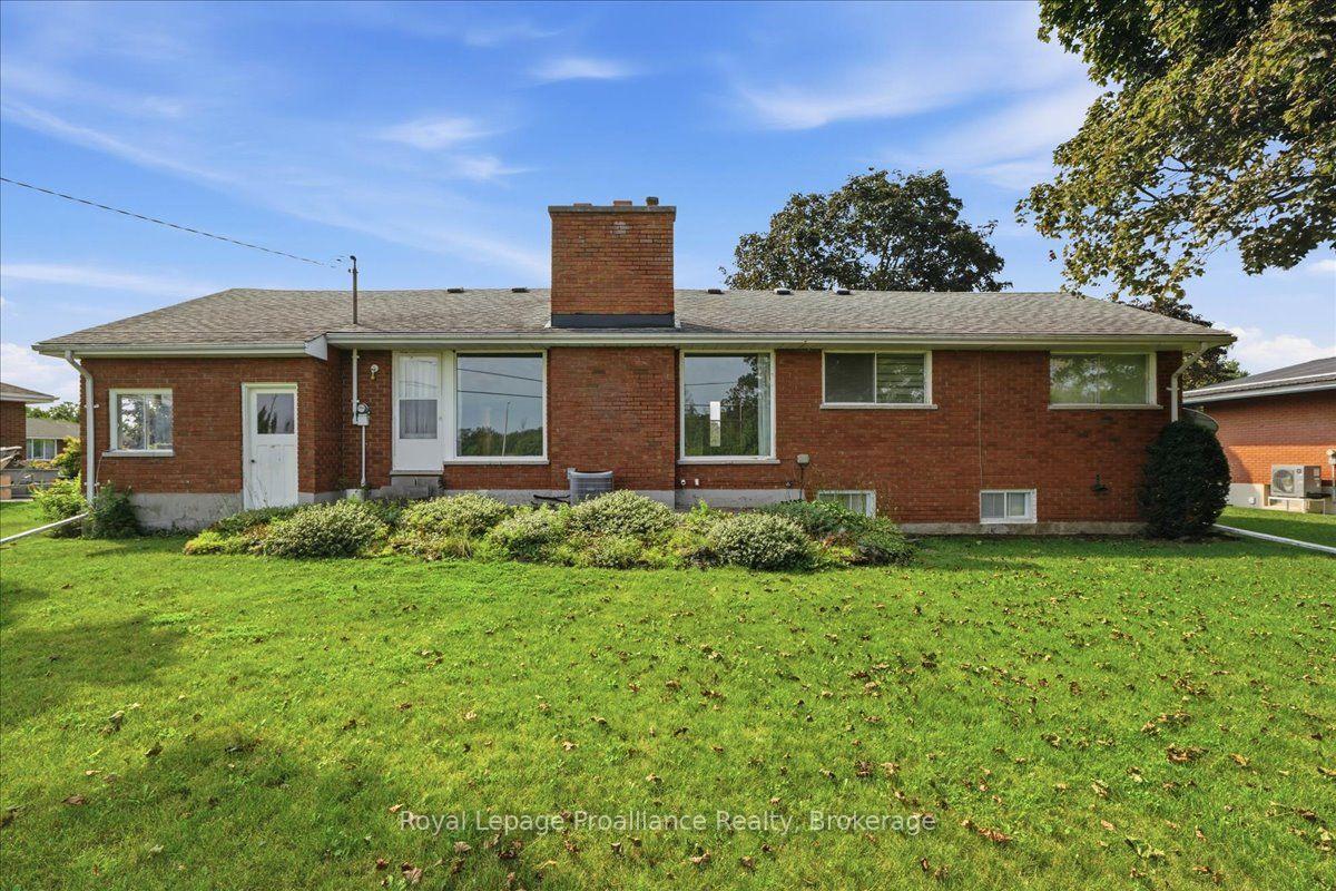 Photo 38 of 120 Sidney Crescent, Quinte West, Sidney Ward — HOMEH