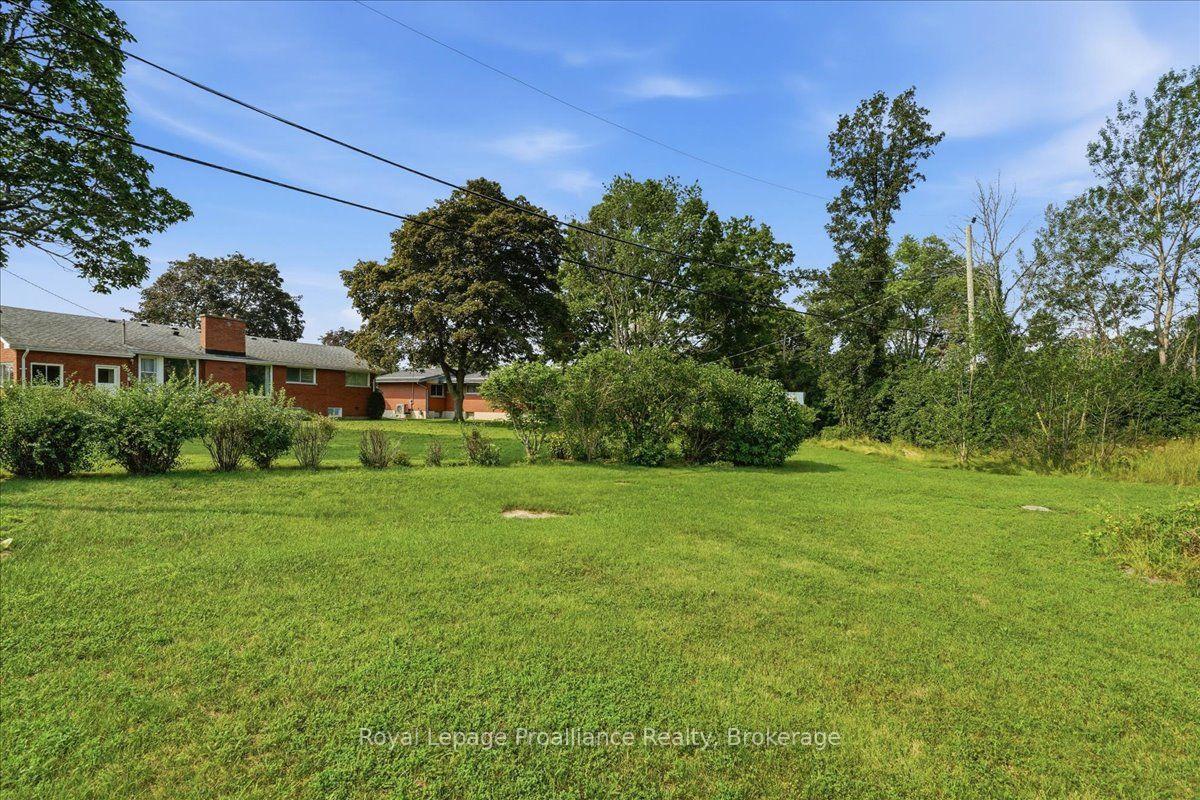 Photo 40 of 120 Sidney Crescent, Quinte West, Sidney Ward — HOMEH