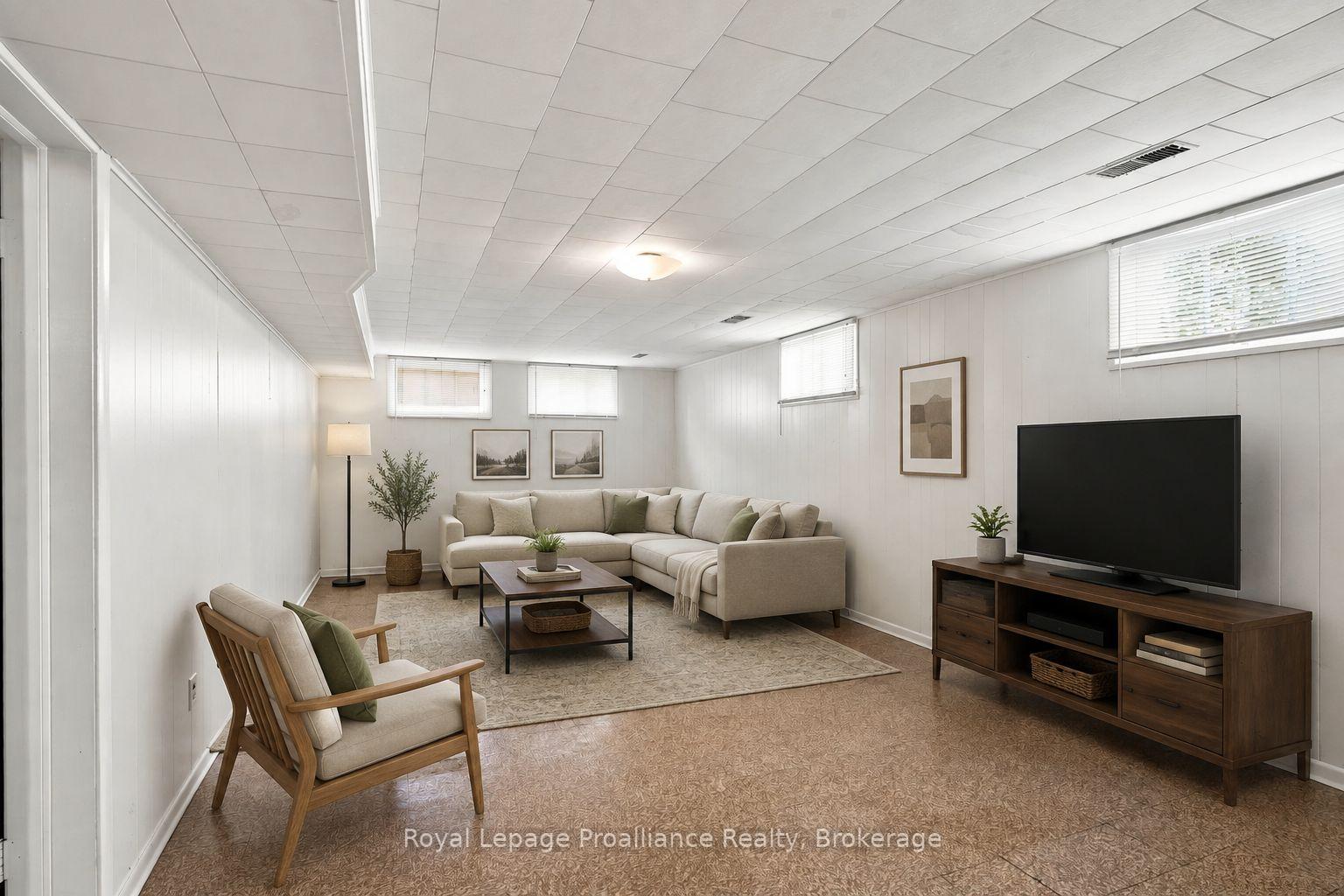 Photo 35 of 120 Sidney Crescent, Quinte West, Sidney Ward — HOMEH