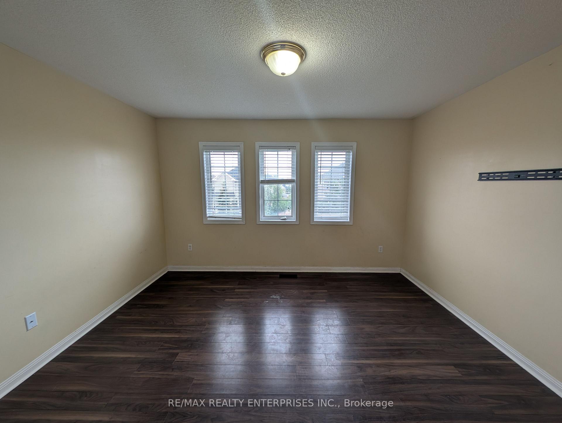 Photo 19 of 40 Sweetwood Circle, Brampton, Fletcher's Meadow — HOMEH