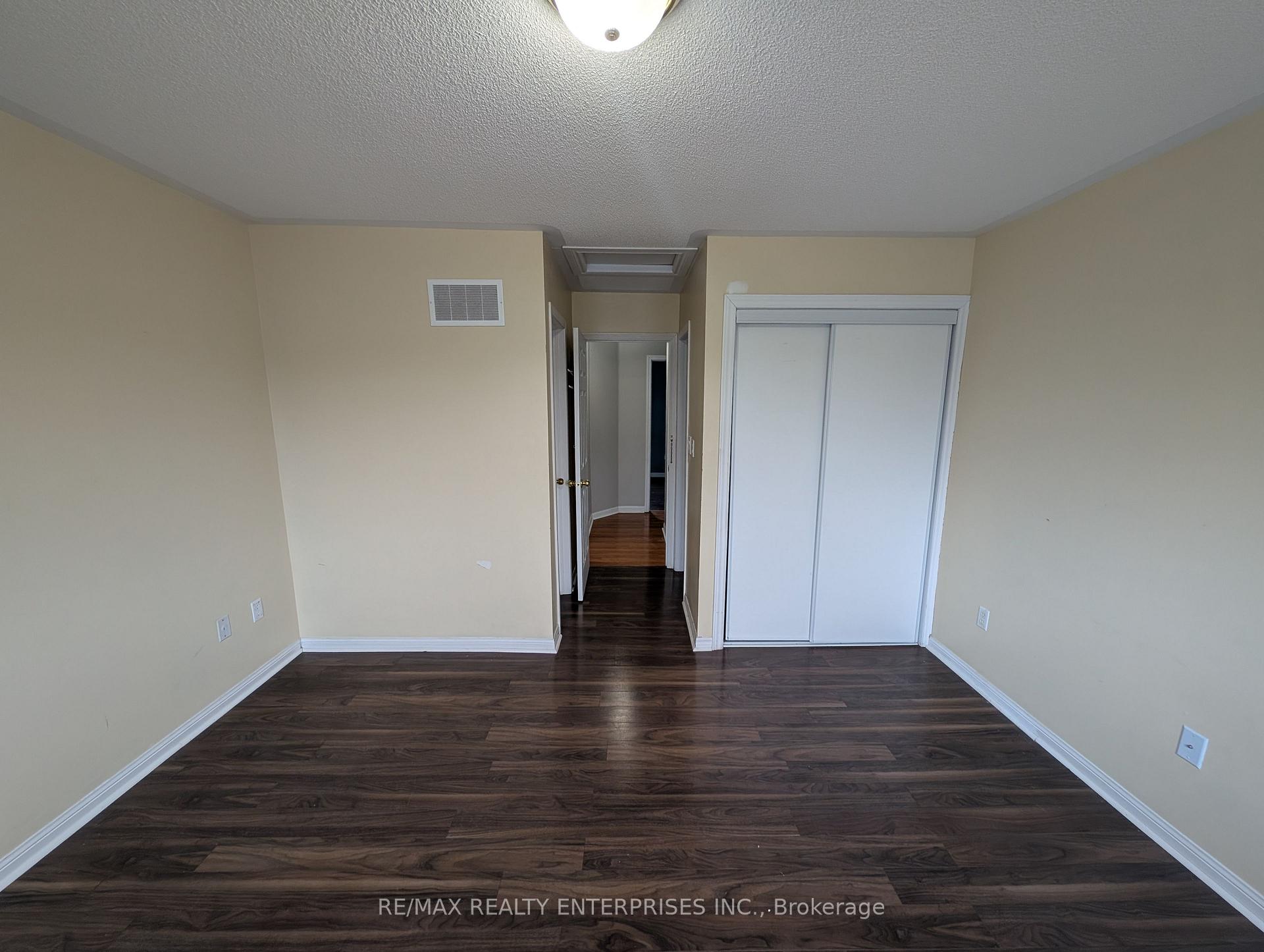 Photo 20 of 40 Sweetwood Circle, Brampton, Fletcher's Meadow — HOMEH