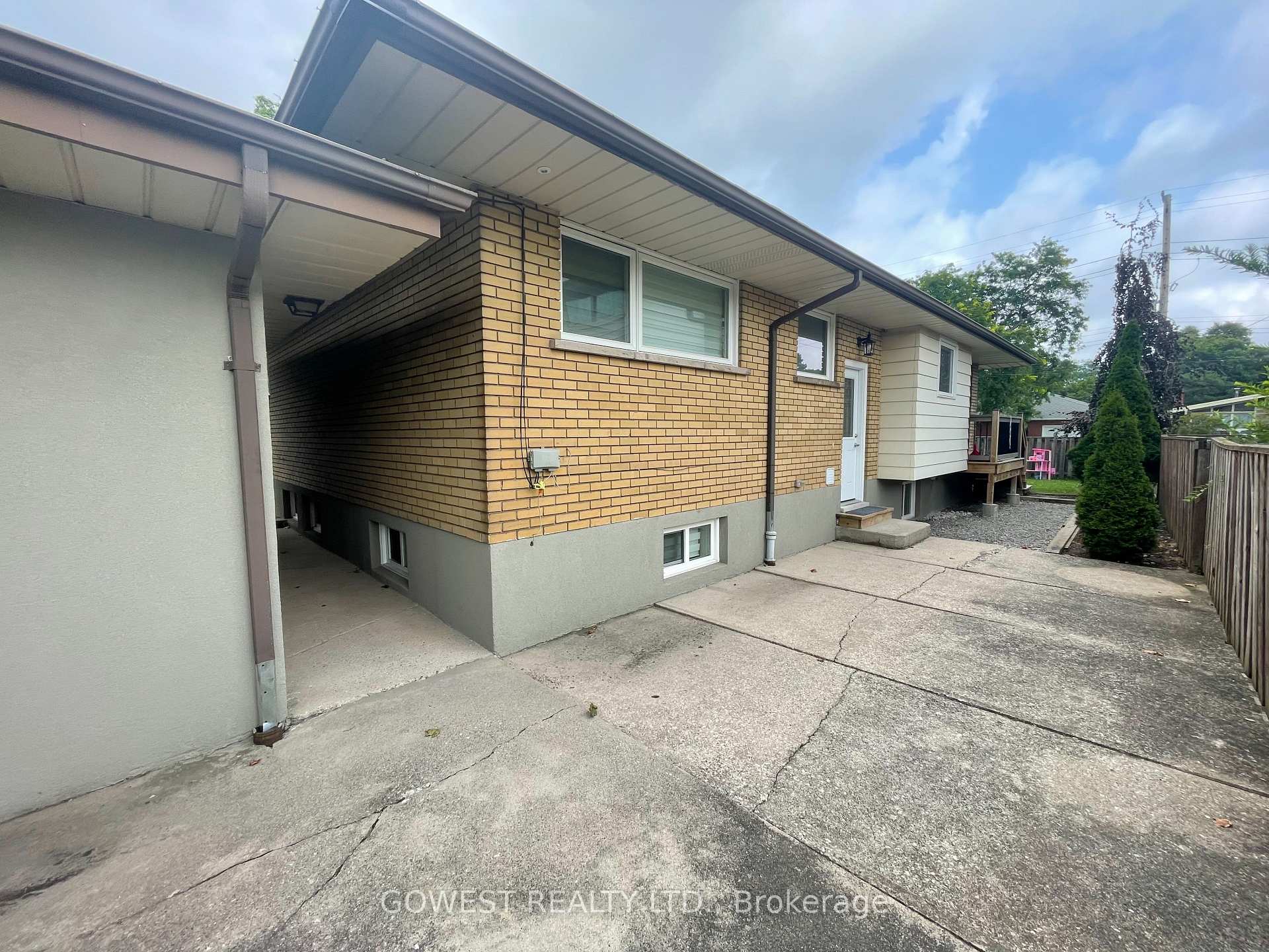 Photo 14 of Unit Lower, 42 Briarwood Crescent, Hamilton, Buchanan — HOMEH