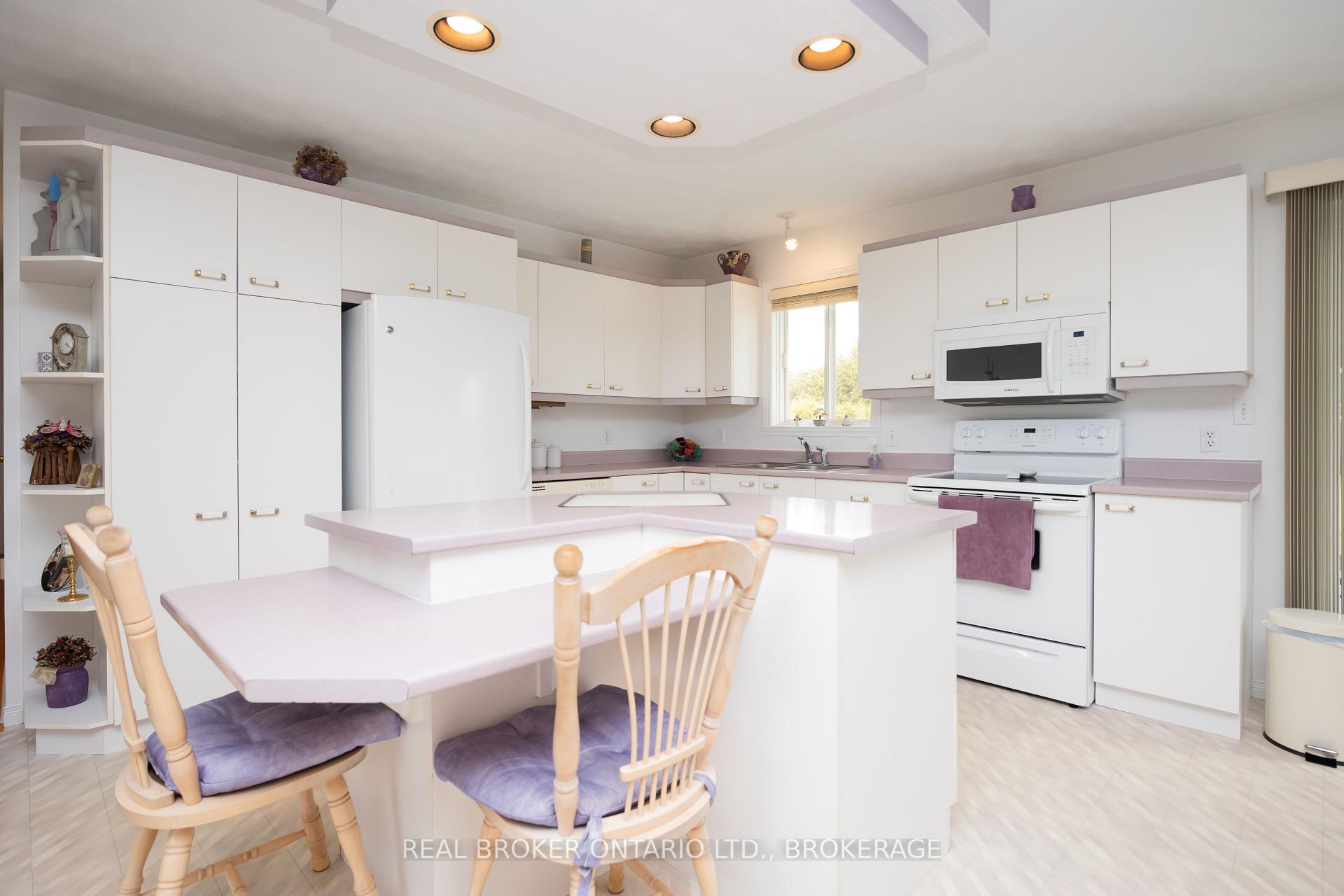Photo 12 of 20392 Roy Crescent, South Glengarry, South Glengarry (Charlottenburgh) Twp — HOMEH