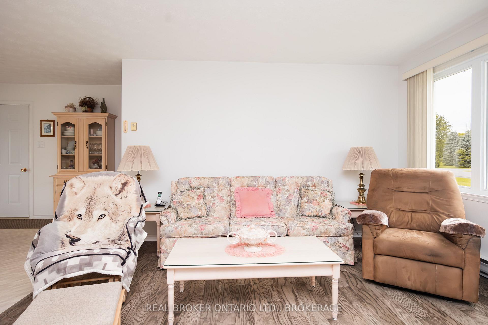 Photo 23 of 20392 Roy Crescent, South Glengarry, South Glengarry (Charlottenburgh) Twp — HOMEH