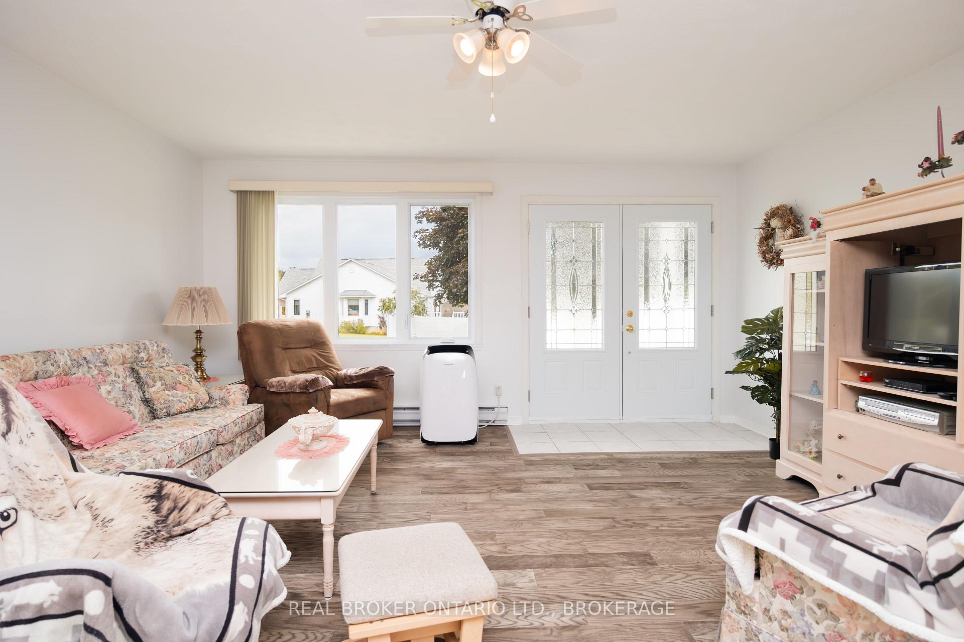 Photo 25 of 20392 Roy Crescent, South Glengarry, South Glengarry (Charlottenburgh) Twp — HOMEH