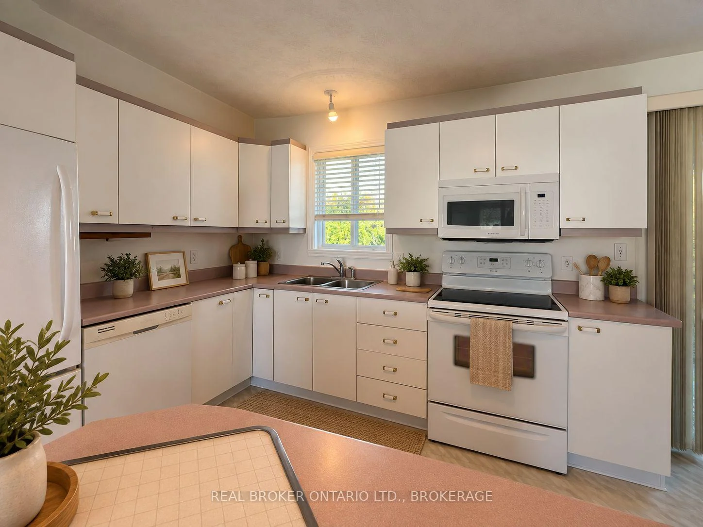 Photo 11 of 20392 Roy Crescent, South Glengarry, South Glengarry (Charlottenburgh) Twp — HOMEH
