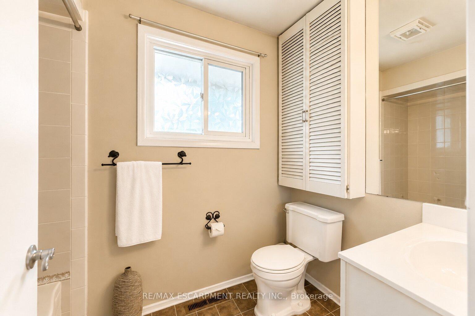 Photo 21 of 120 Stone Church Road W, Hamilton, Gourley — HOMEH