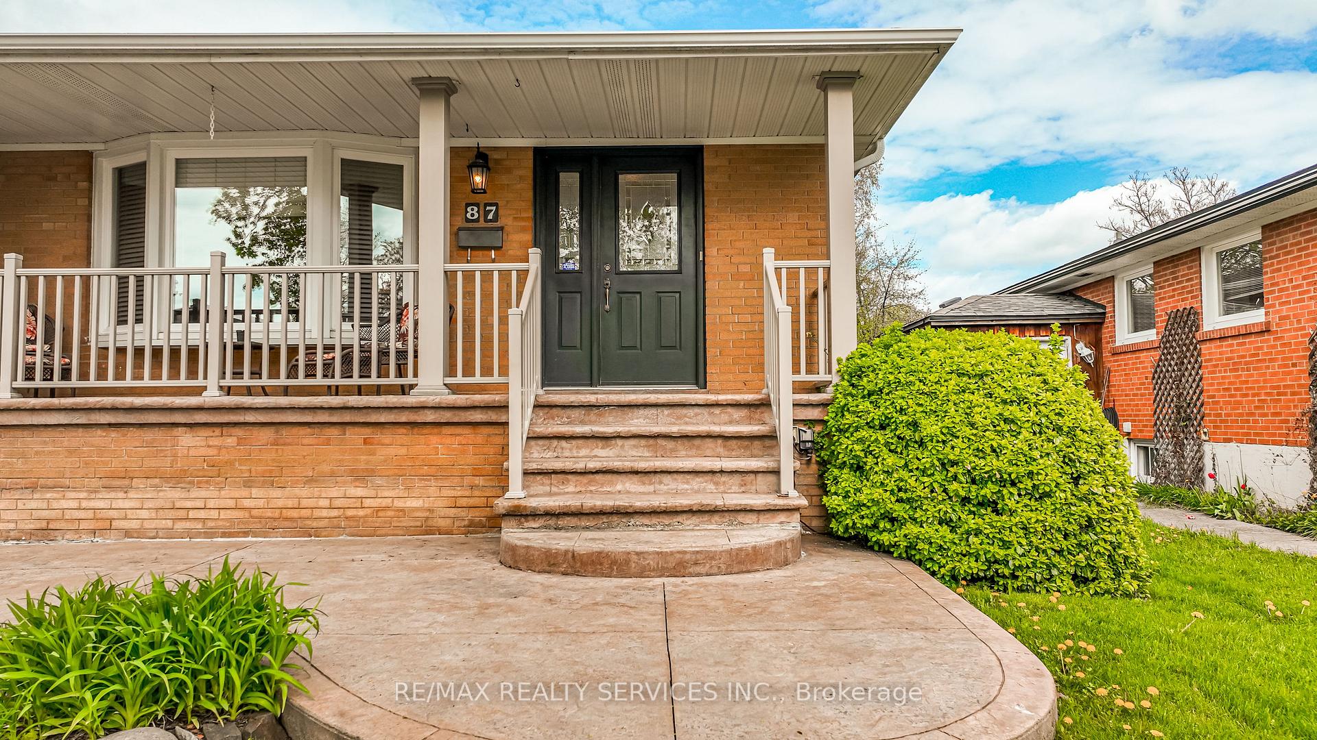 Photo 5 of 87 Ambleside Drive, Brampton, Brampton South — HOMEH