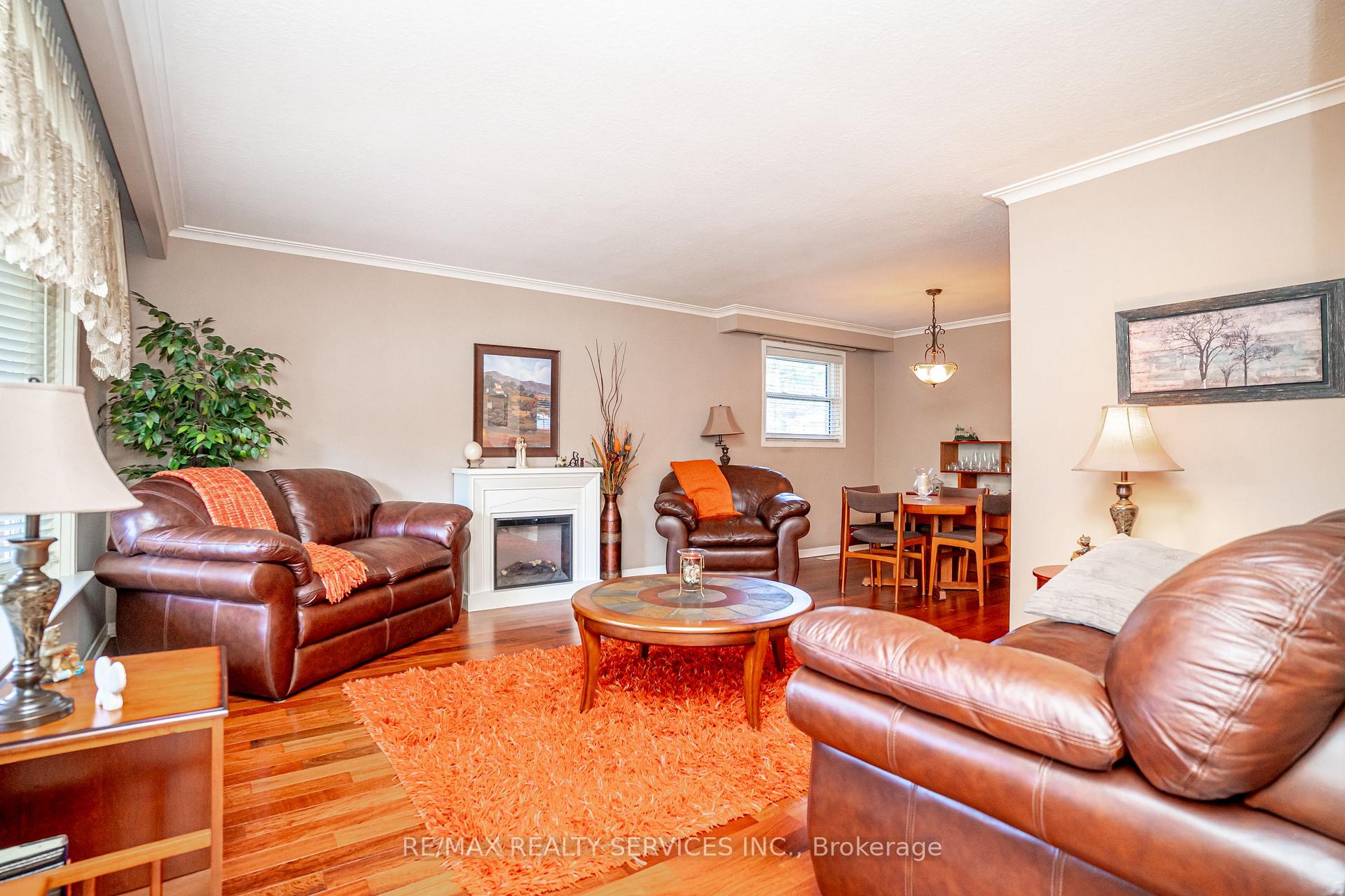 Photo 7 of 87 Ambleside Drive, Brampton, Brampton South — HOMEH