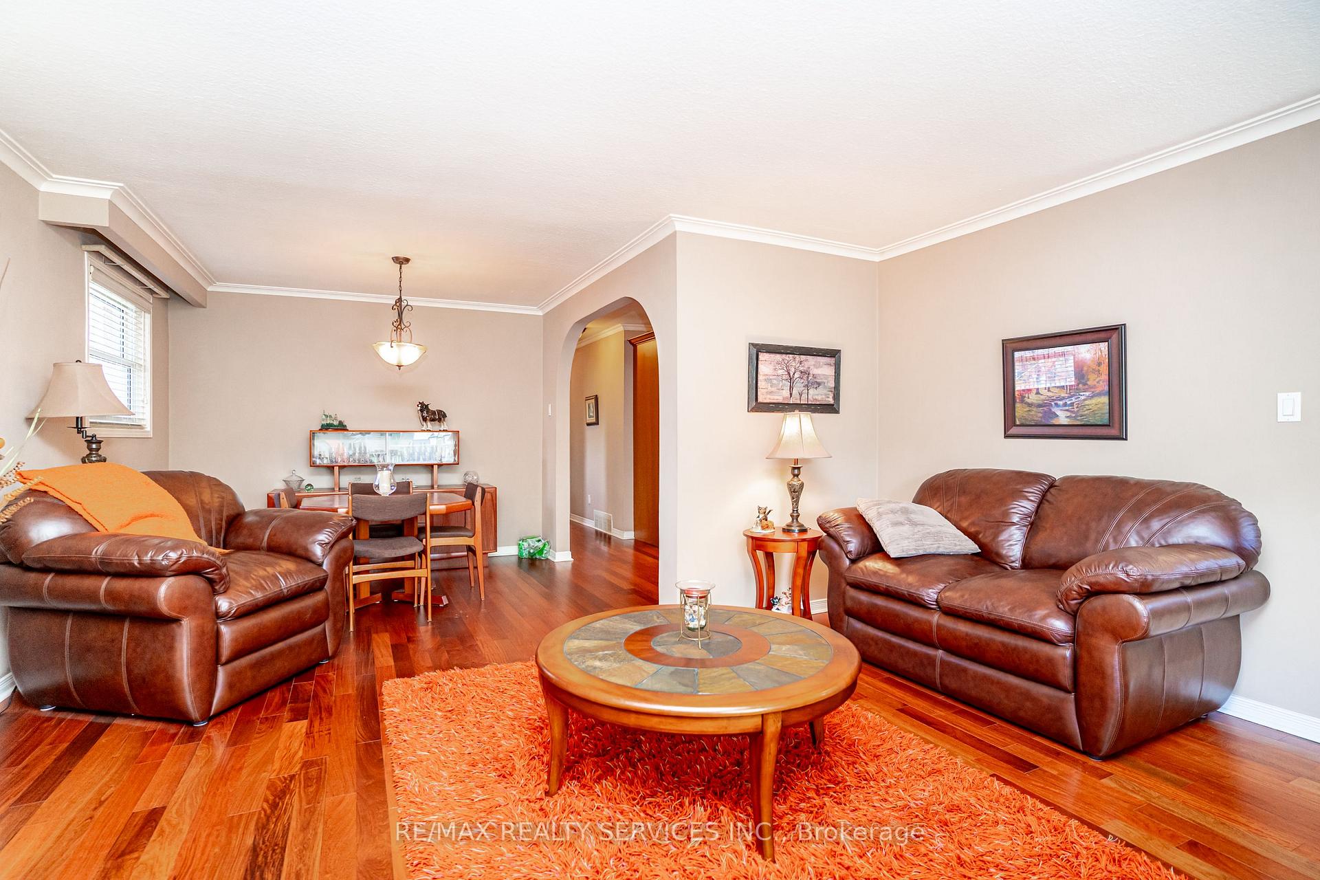 Photo 8 of 87 Ambleside Drive, Brampton, Brampton South — HOMEH