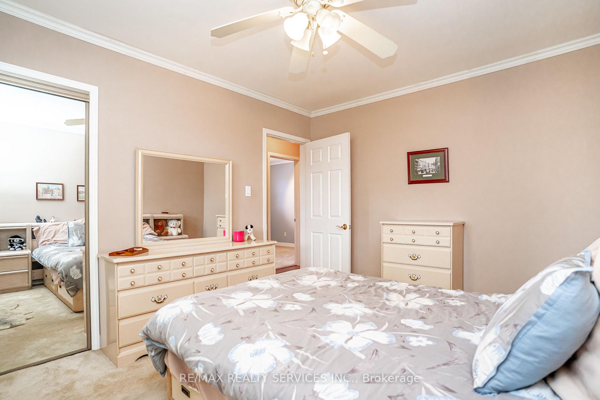 Photo 19 of 87 Ambleside Drive, Brampton, Brampton South — HOMEH