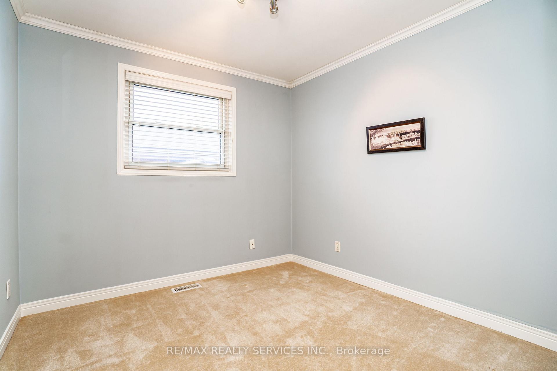 Photo 22 of 87 Ambleside Drive, Brampton, Brampton South — HOMEH