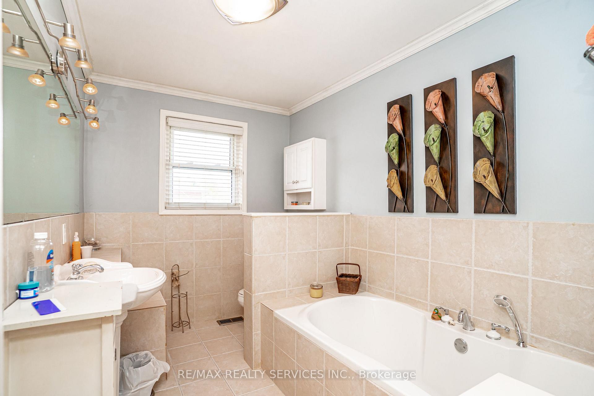 Photo 24 of 87 Ambleside Drive, Brampton, Brampton South — HOMEH