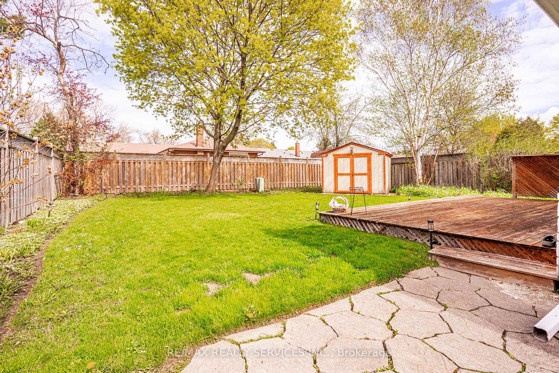 Photo 34 of 87 Ambleside Drive, Brampton, Brampton South — HOMEH