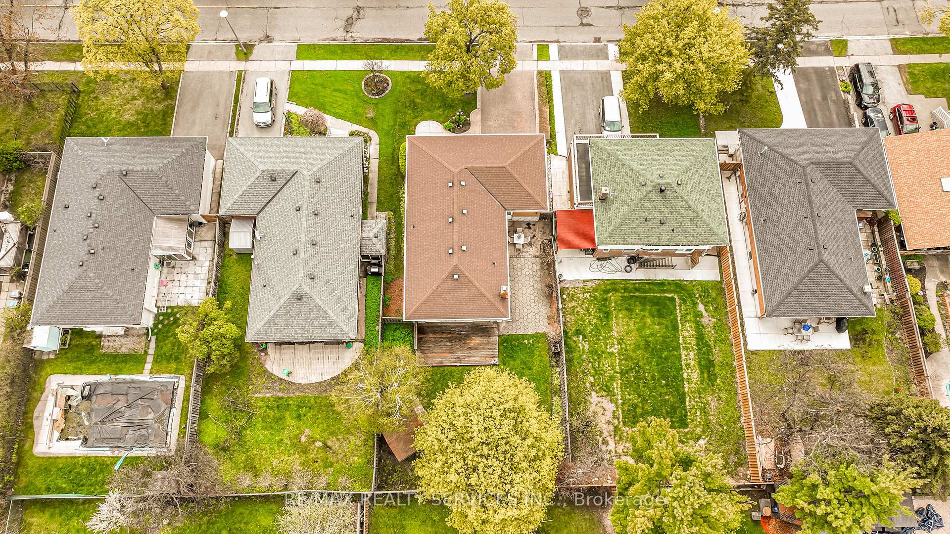 Photo 38 of 87 Ambleside Drive, Brampton, Brampton South — HOMEH