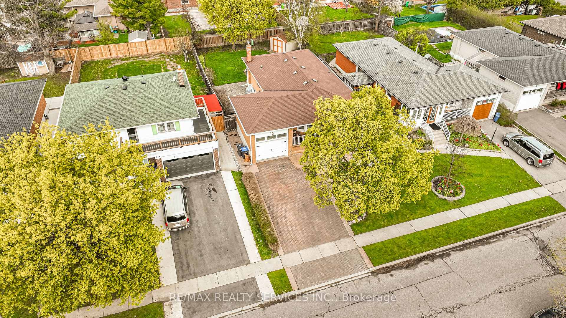 Photo 40 of 87 Ambleside Drive, Brampton, Brampton South — HOMEH