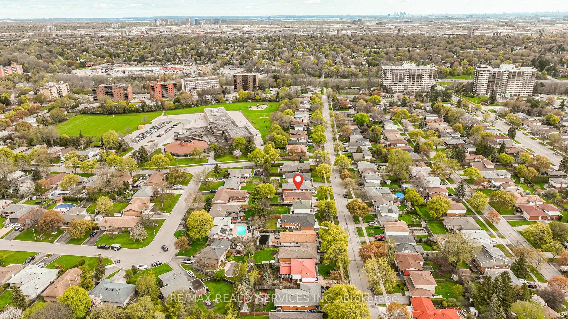 Photo 42 of 87 Ambleside Drive, Brampton, Brampton South — HOMEH