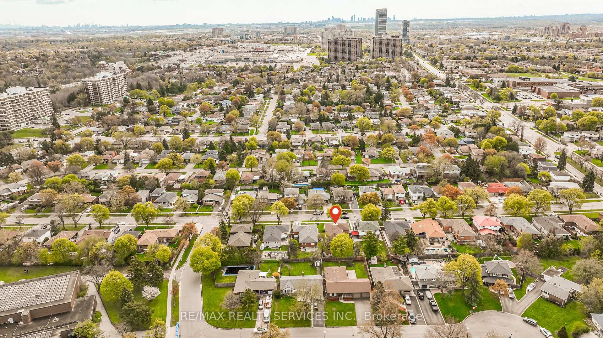 Photo 43 of 87 Ambleside Drive, Brampton, Brampton South — HOMEH
