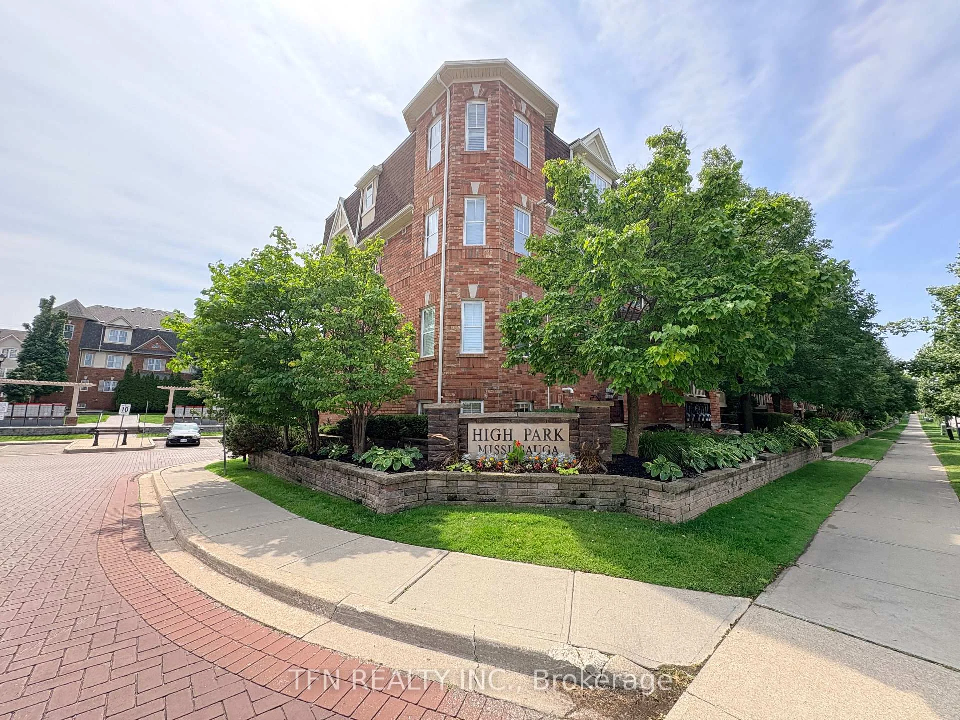 Front of Unit 3, 588 Shoreline Drive