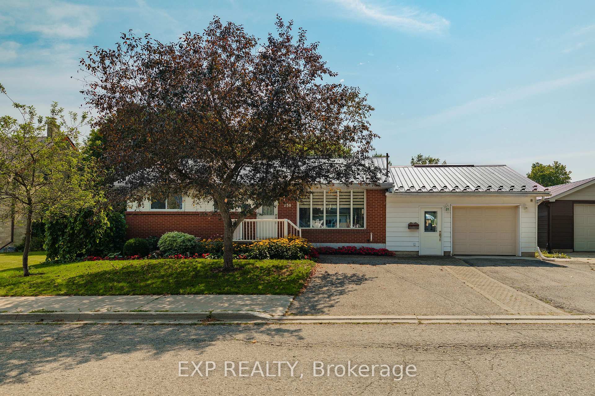 Photo 2 of 250 Albert Street, Minto — HOMEH