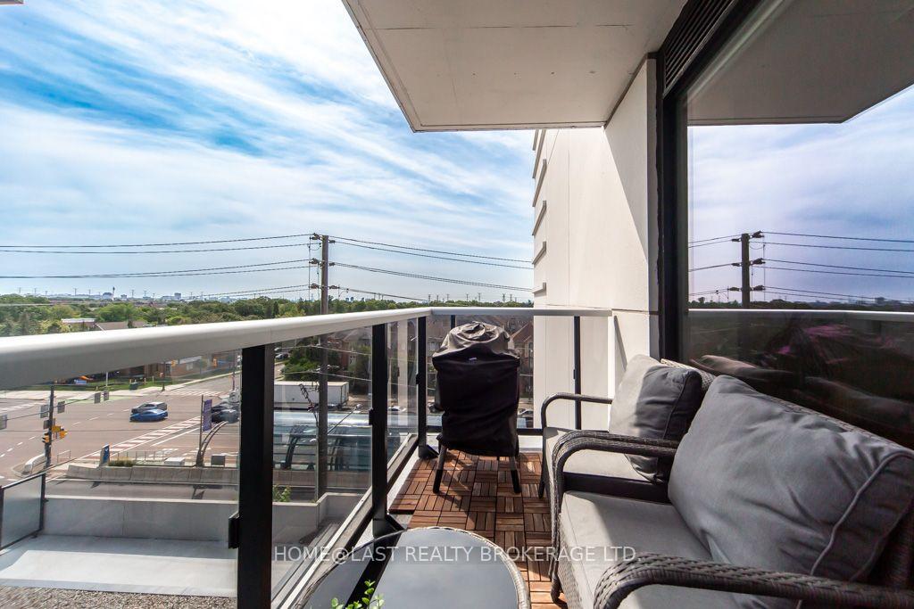 Photo 9 of Unit 605, 4800 Highway 7, Vaughan, East Woodbridge — HOMEH