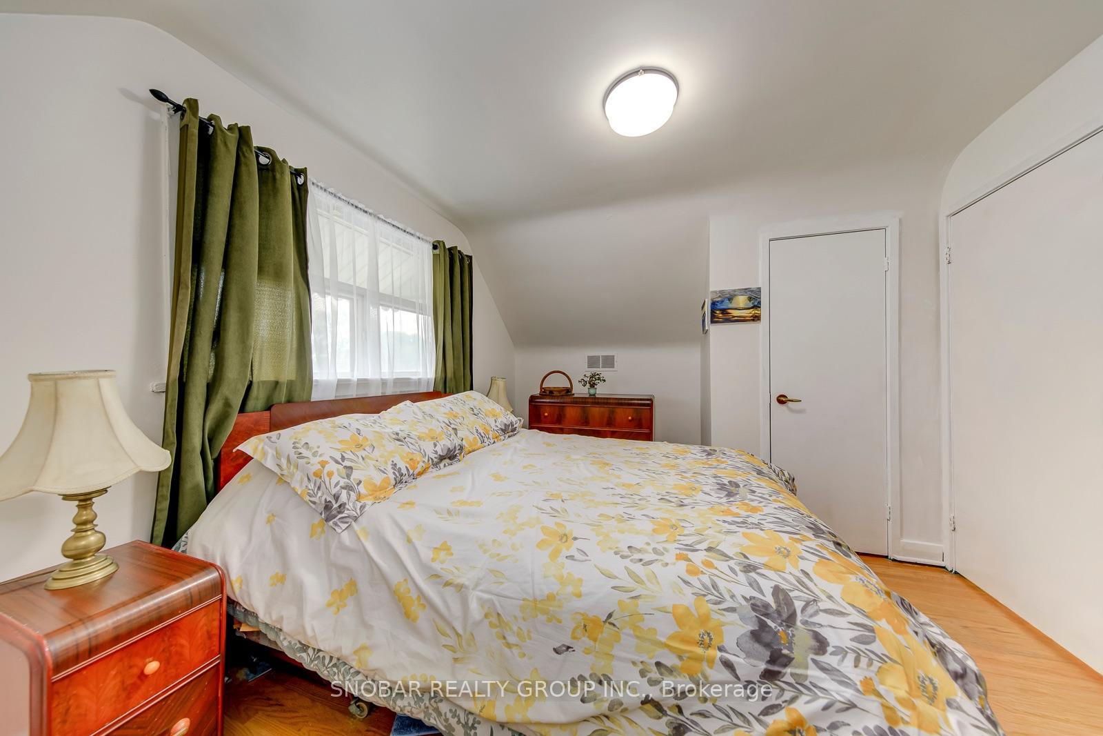 Photo 16 of 84 Allenby Avenue, Etobicoke, Elms-Old Rexdale — HOMEH