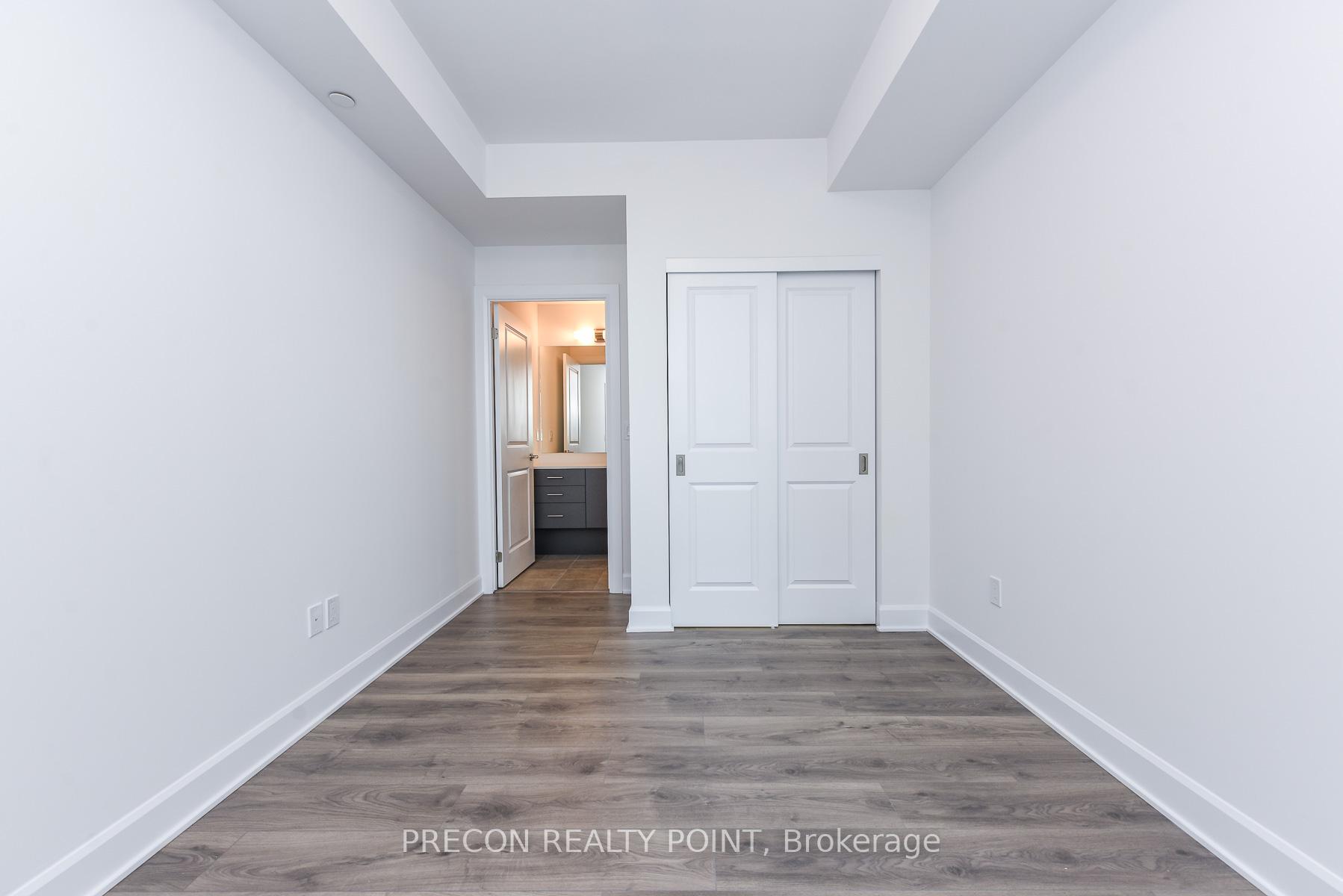 Photo 5 of Unit 1401, 3240 William Coltson Avenue E, Oakville, Joshua Meadows — HOMEH