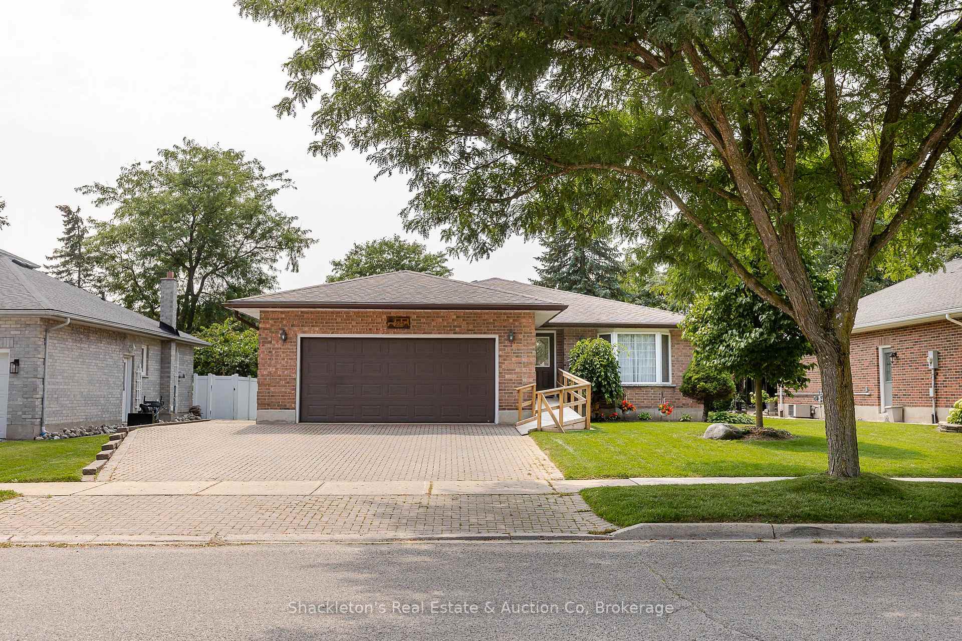 Photo 1 of 229 Briarhill Drive, Stratford — HOMEH