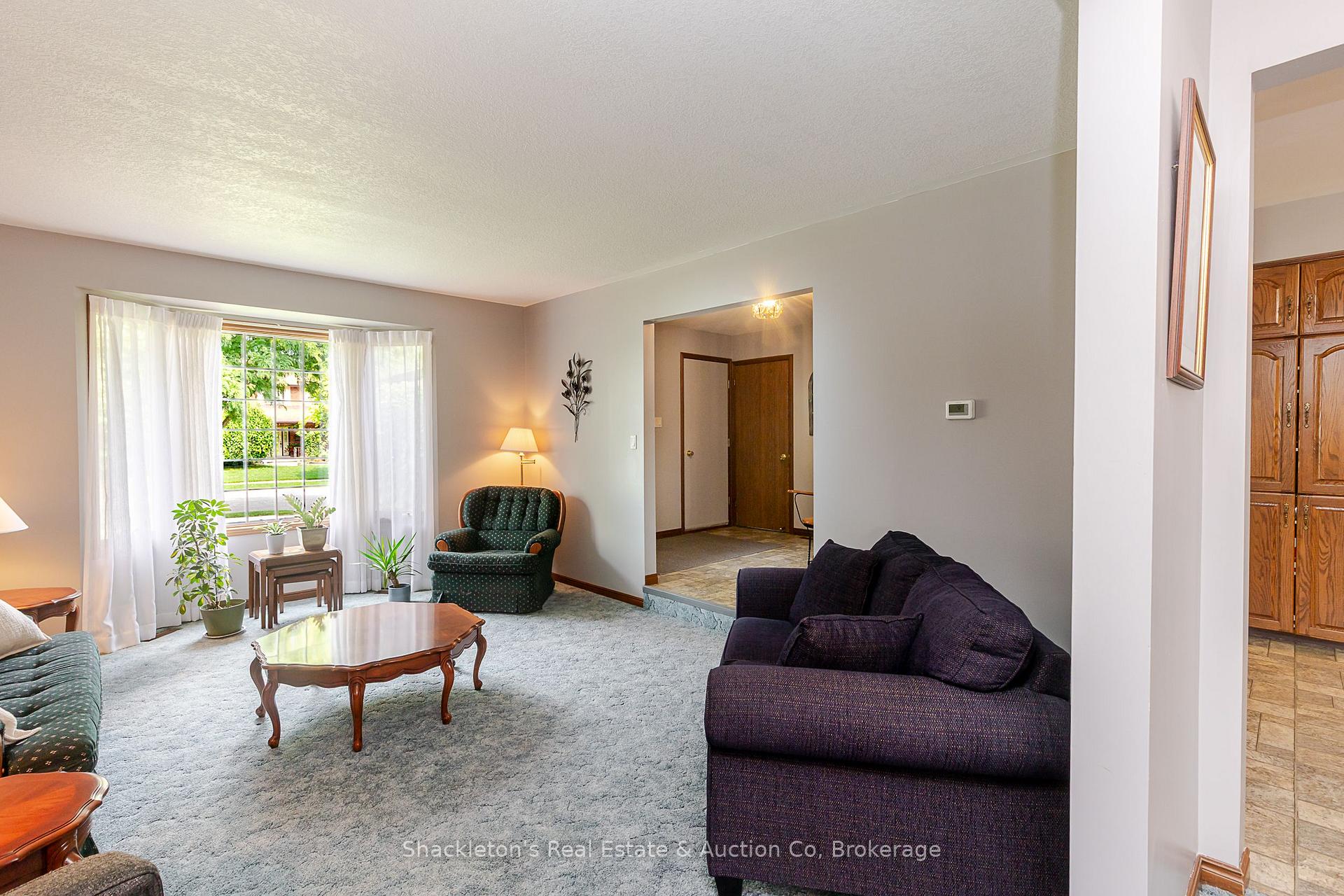 Photo 9 of 229 Briarhill Drive, Stratford — HOMEH