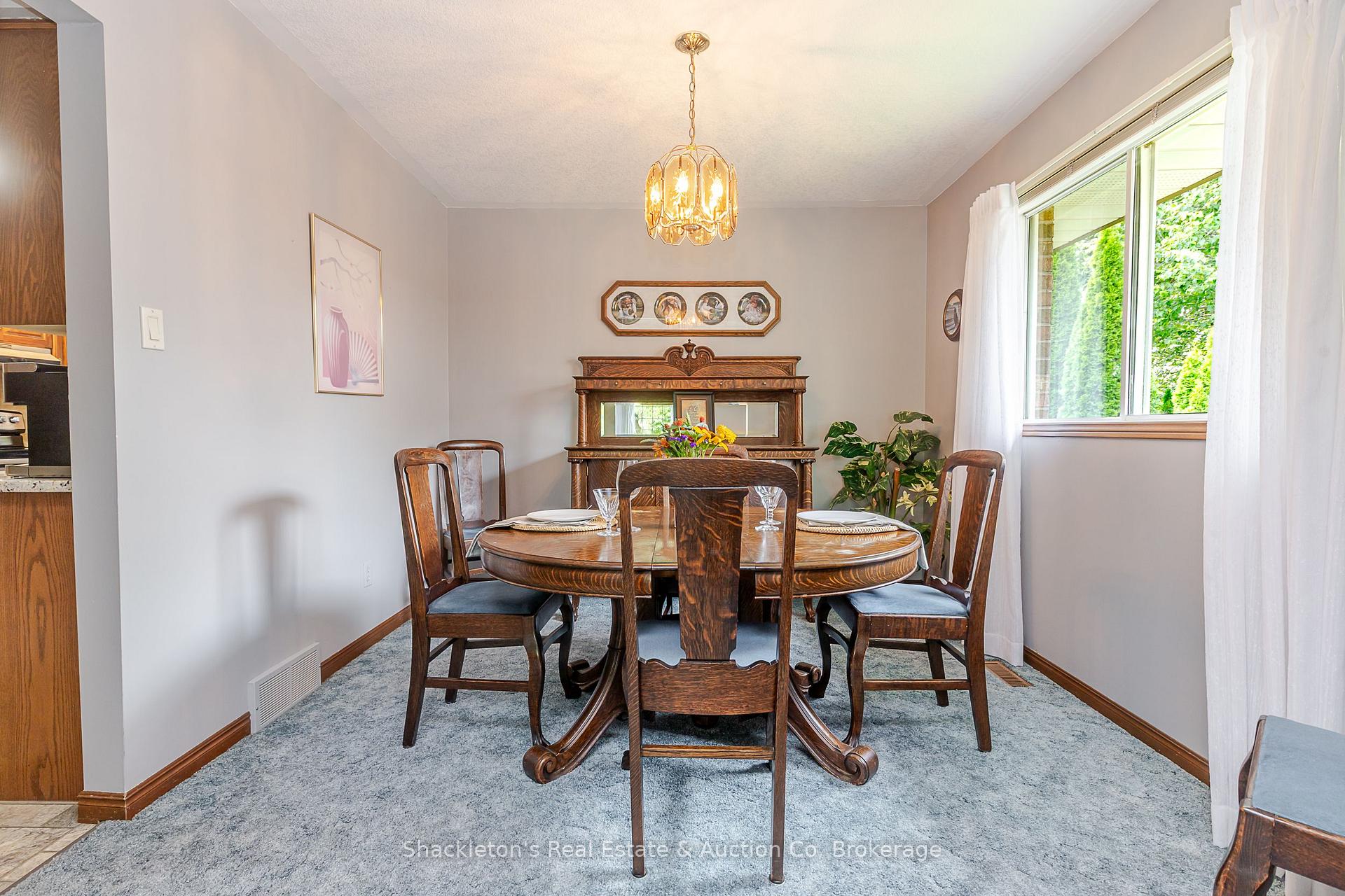 Photo 10 of 229 Briarhill Drive, Stratford — HOMEH