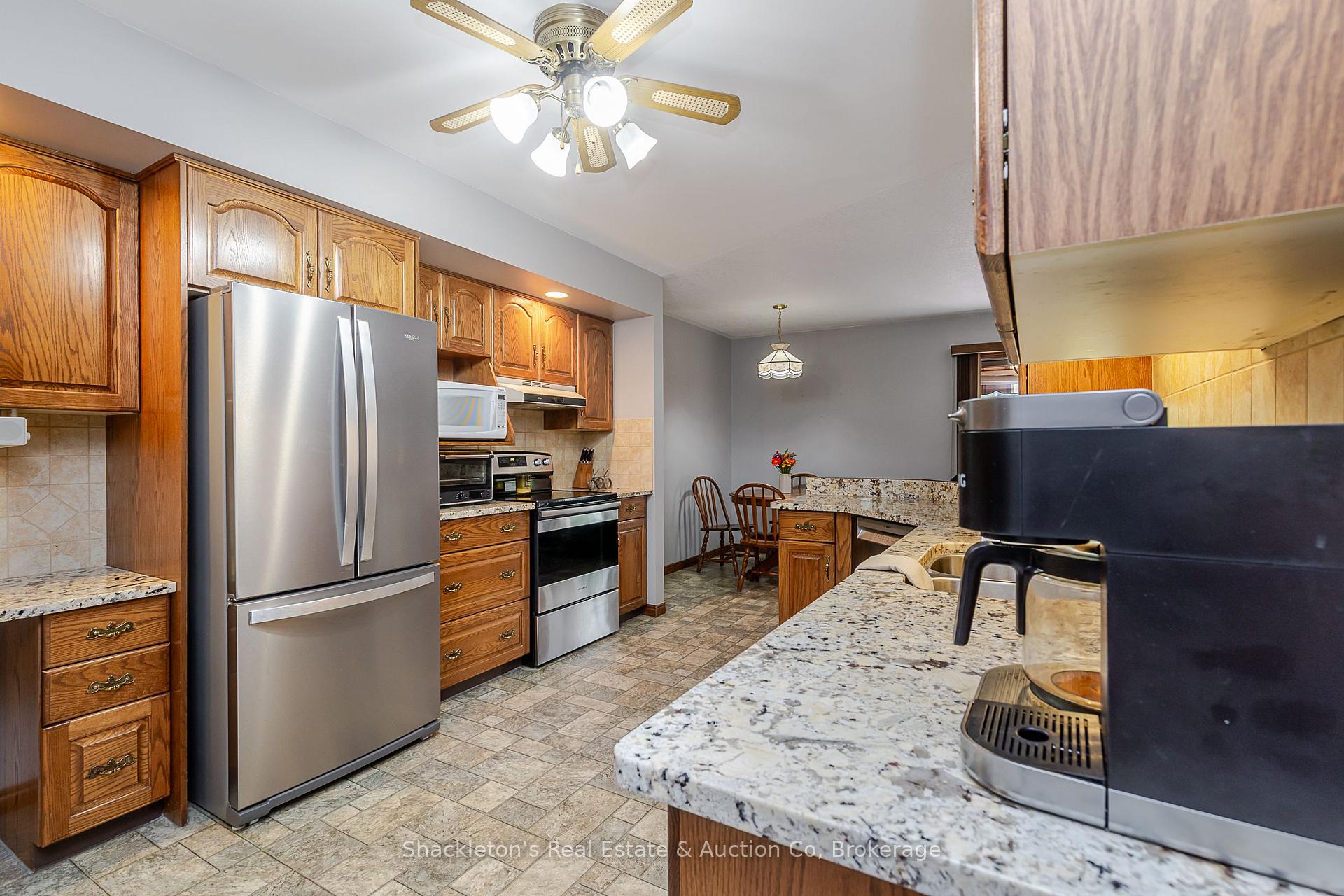 Photo 14 of 229 Briarhill Drive, Stratford — HOMEH