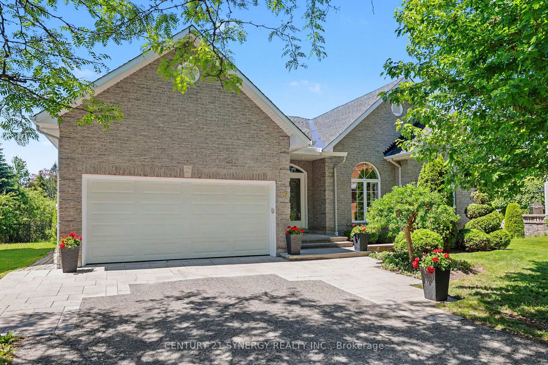 Photo 2 of 17 Warnock Court, Ottawa, Carson Meadows — HOMEH