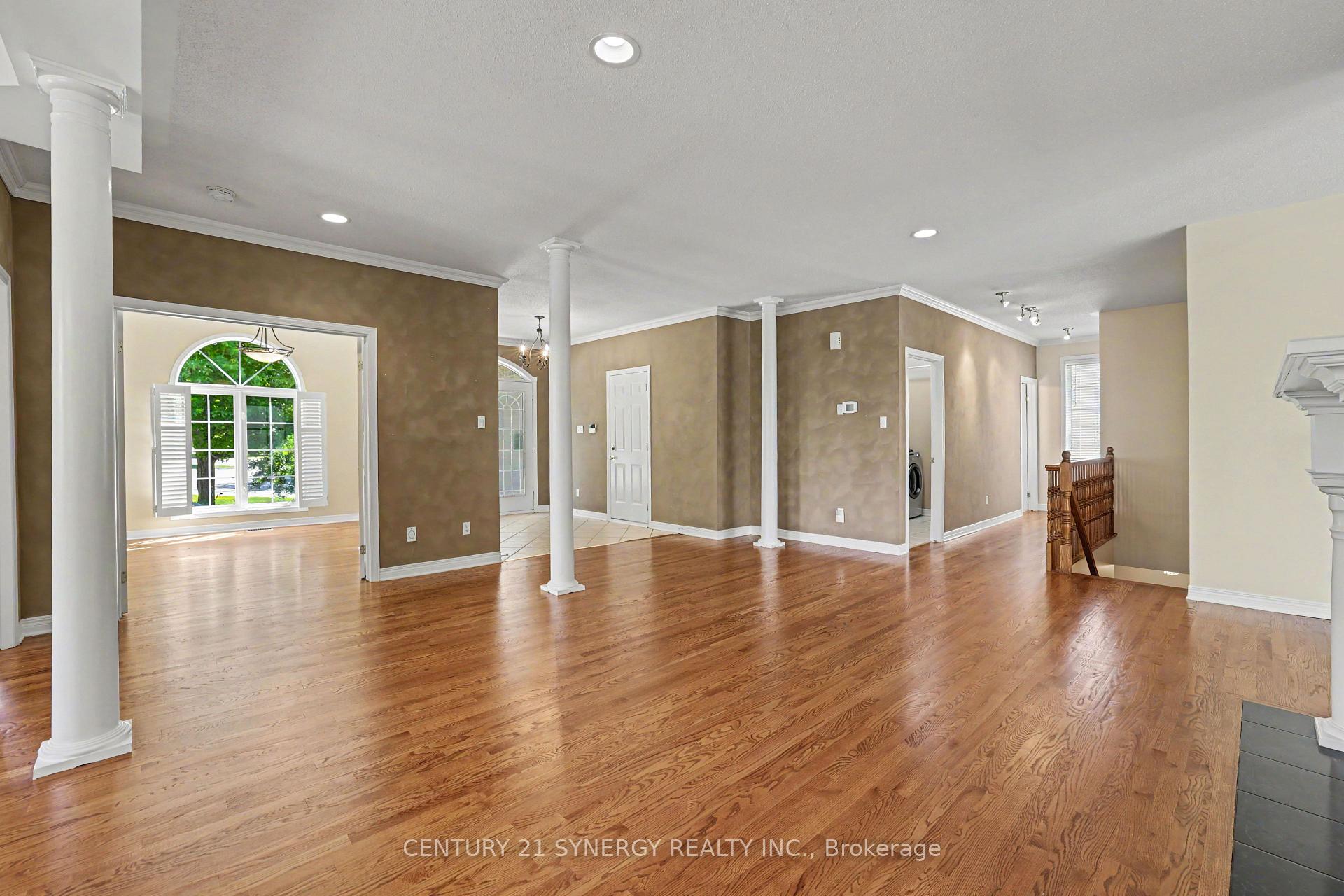 Photo 8 of 17 Warnock Court, Ottawa, Carson Meadows — HOMEH