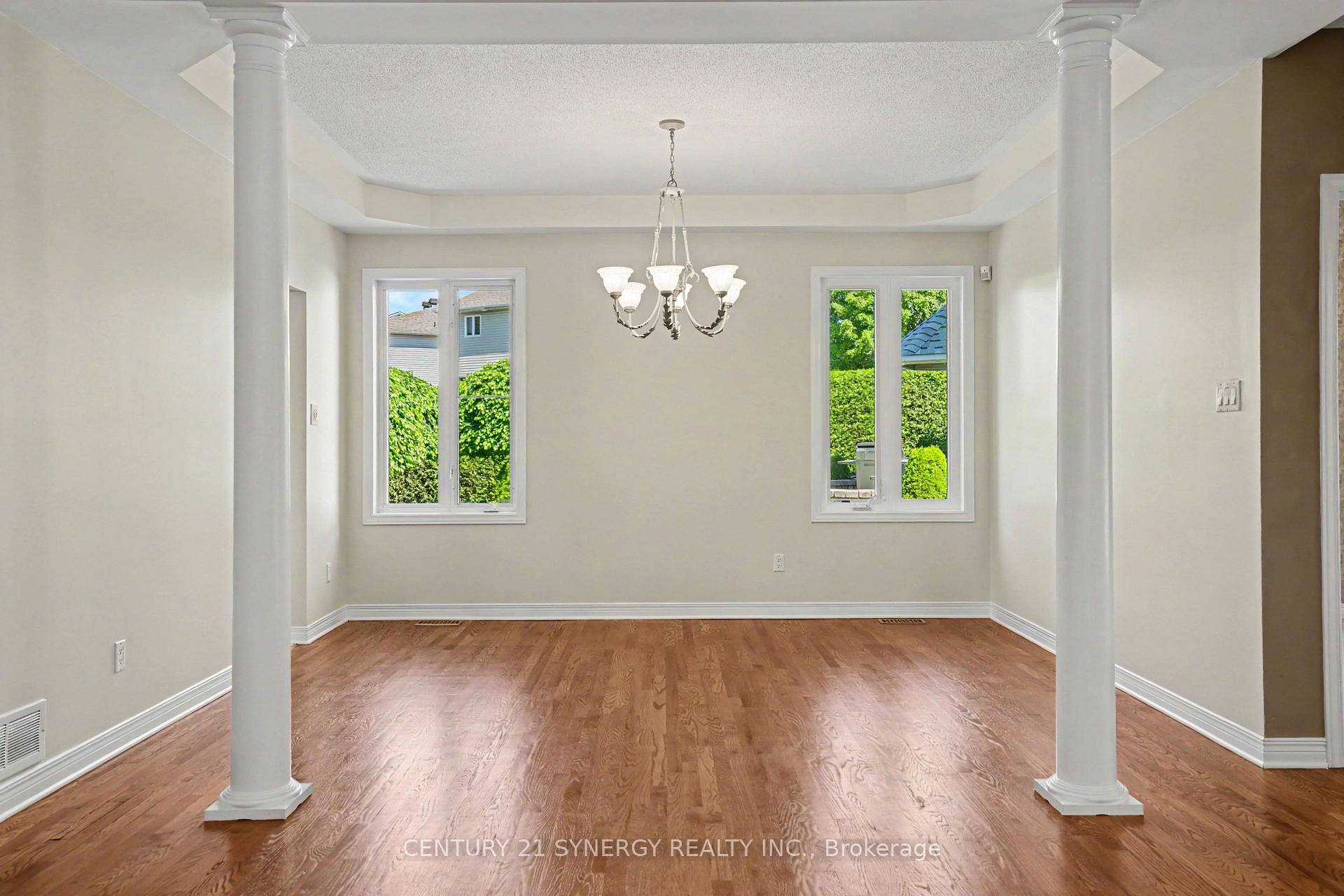 Photo 10 of 17 Warnock Court, Ottawa, Carson Meadows — HOMEH