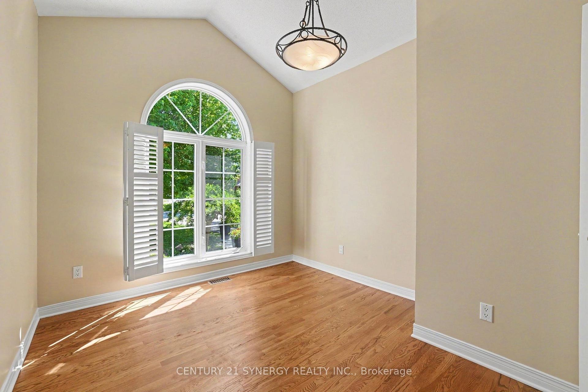 Photo 23 of 17 Warnock Court, Ottawa, Carson Meadows — HOMEH