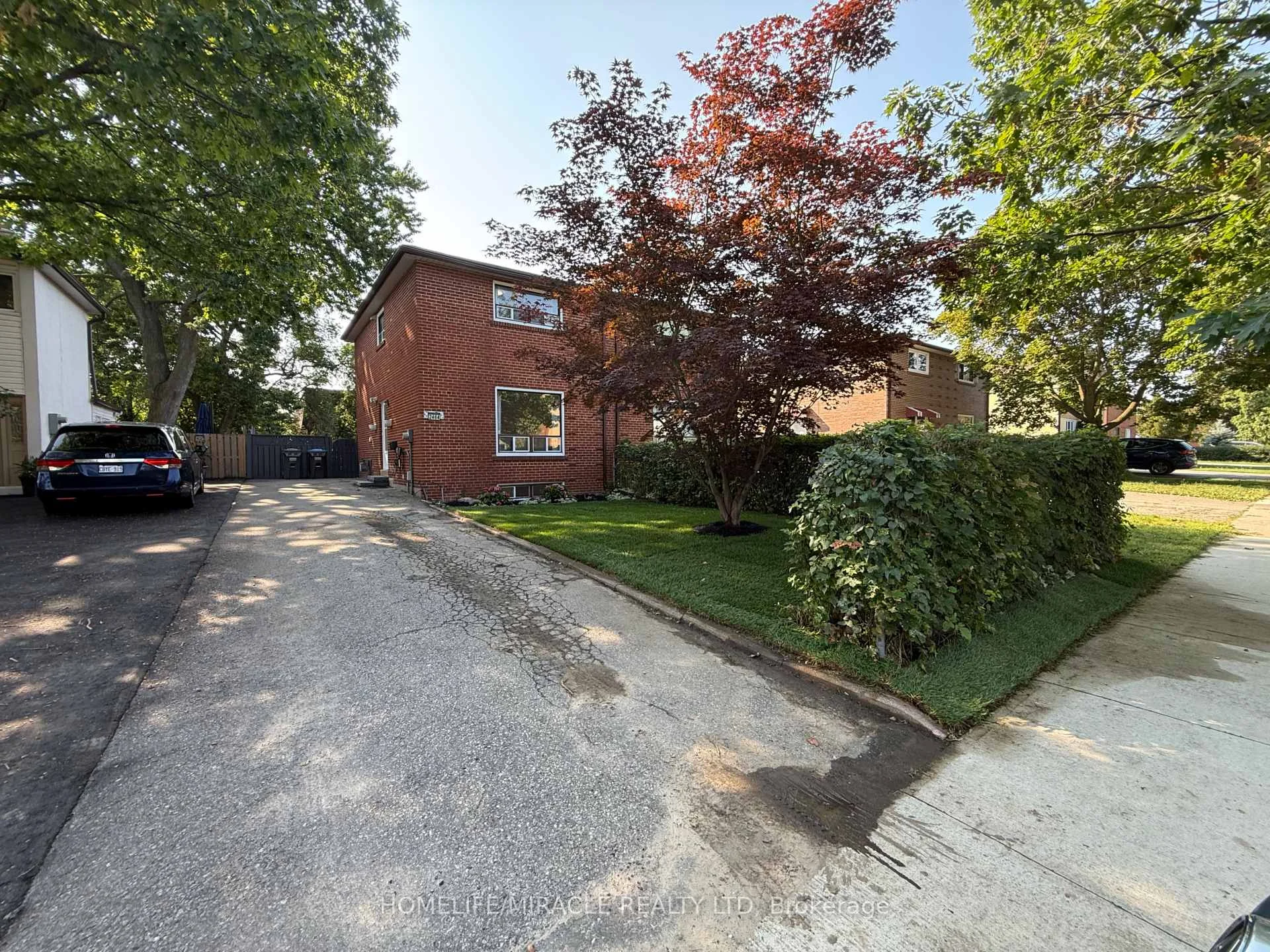 Photo 6 of 2464 Brookhurst Road, Mississauga, Clarkson — HOMEH