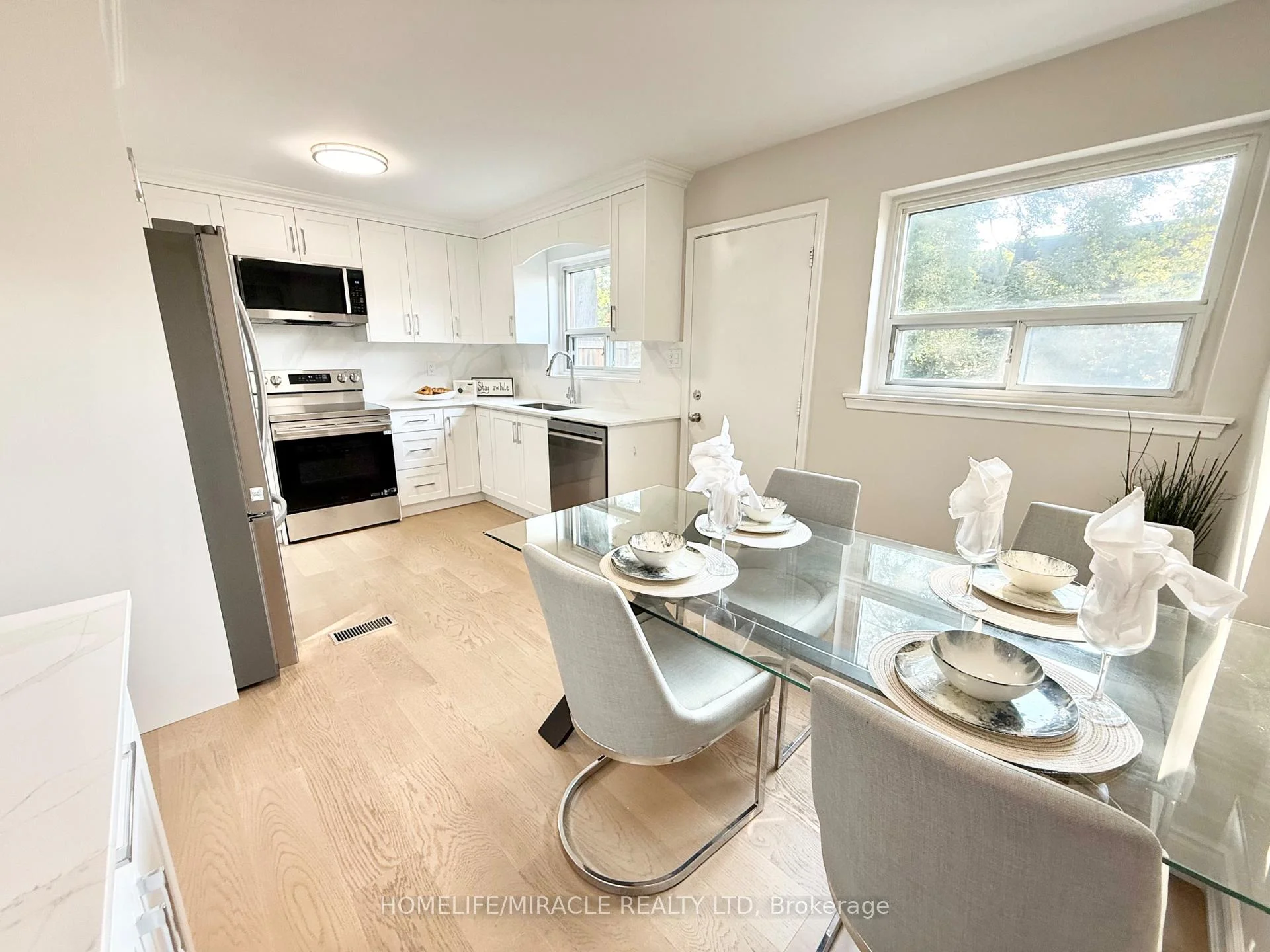 Photo 21 of 2464 Brookhurst Road, Mississauga, Clarkson — HOMEH