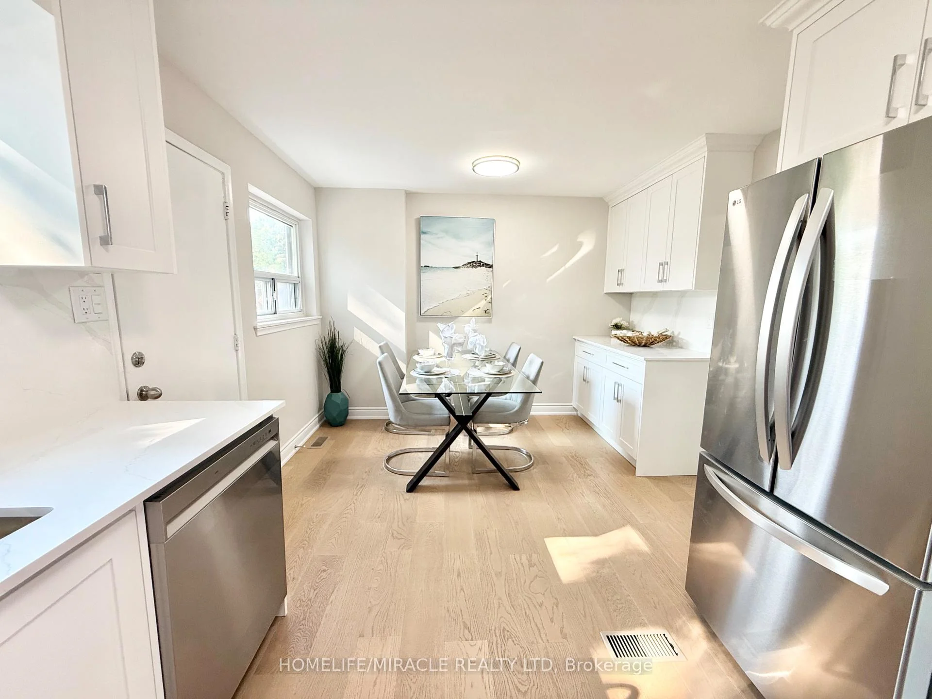 Photo 24 of 2464 Brookhurst Road, Mississauga, Clarkson — HOMEH