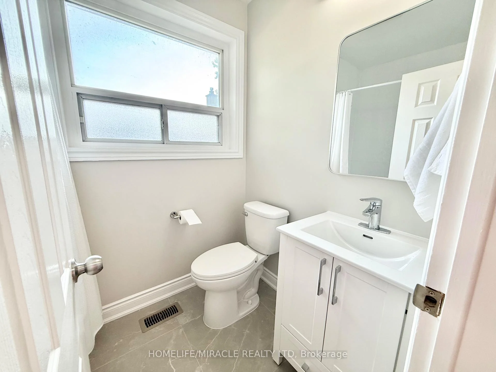 Photo 27 of 2464 Brookhurst Road, Mississauga, Clarkson — HOMEH
