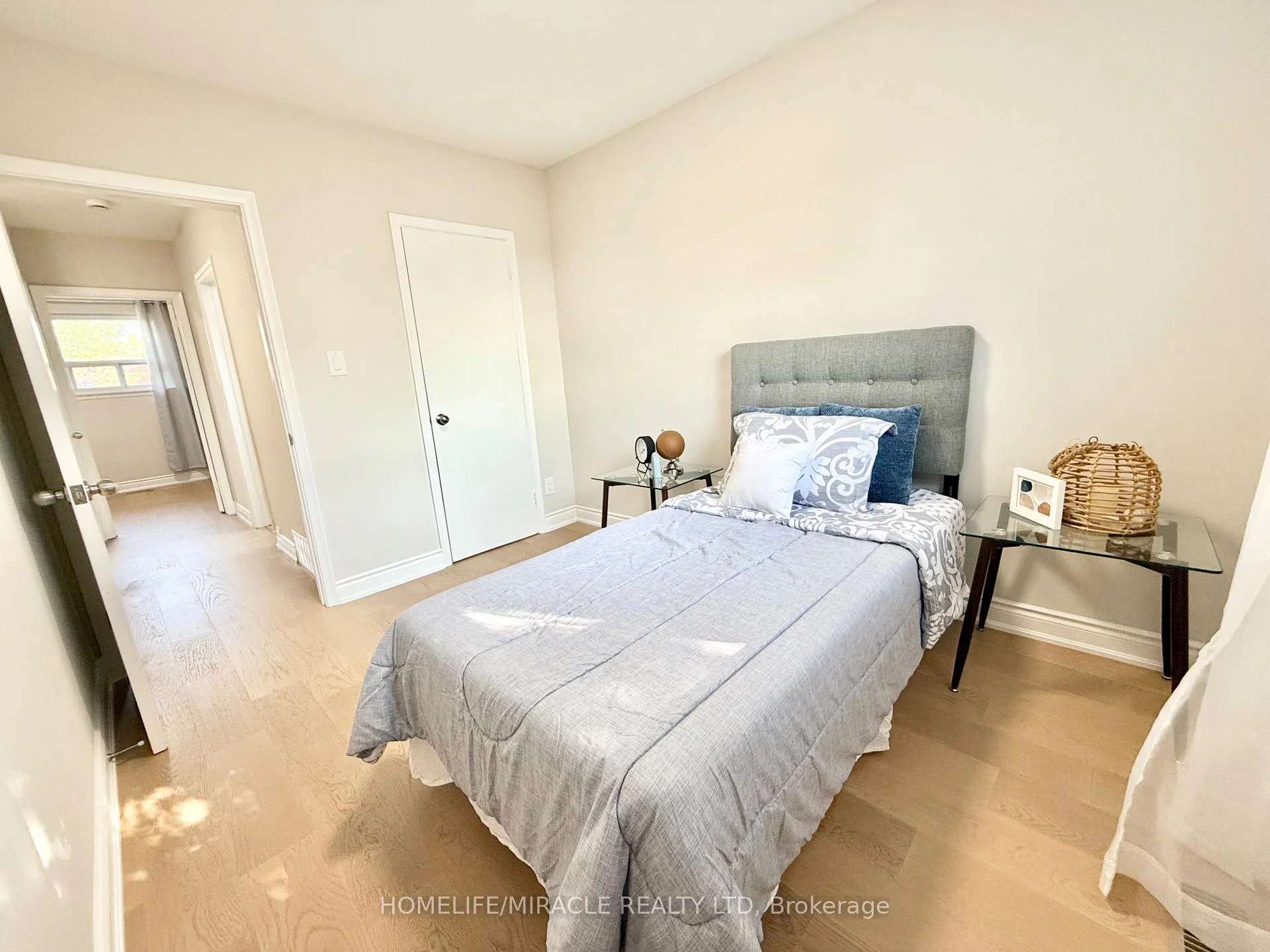 Photo 49 of 2464 Brookhurst Road, Mississauga, Clarkson — HOMEH