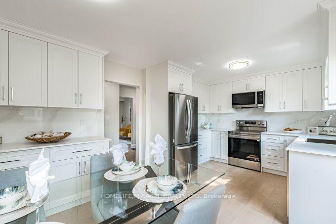 Photo 4 of 2464 Brookhurst Road, Mississauga, Clarkson — HOMEH