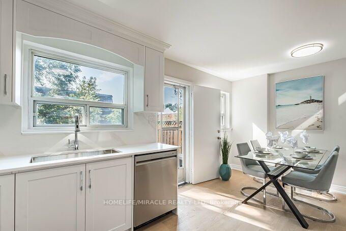 Photo 13 of 2464 Brookhurst Road, Mississauga, Clarkson — HOMEH