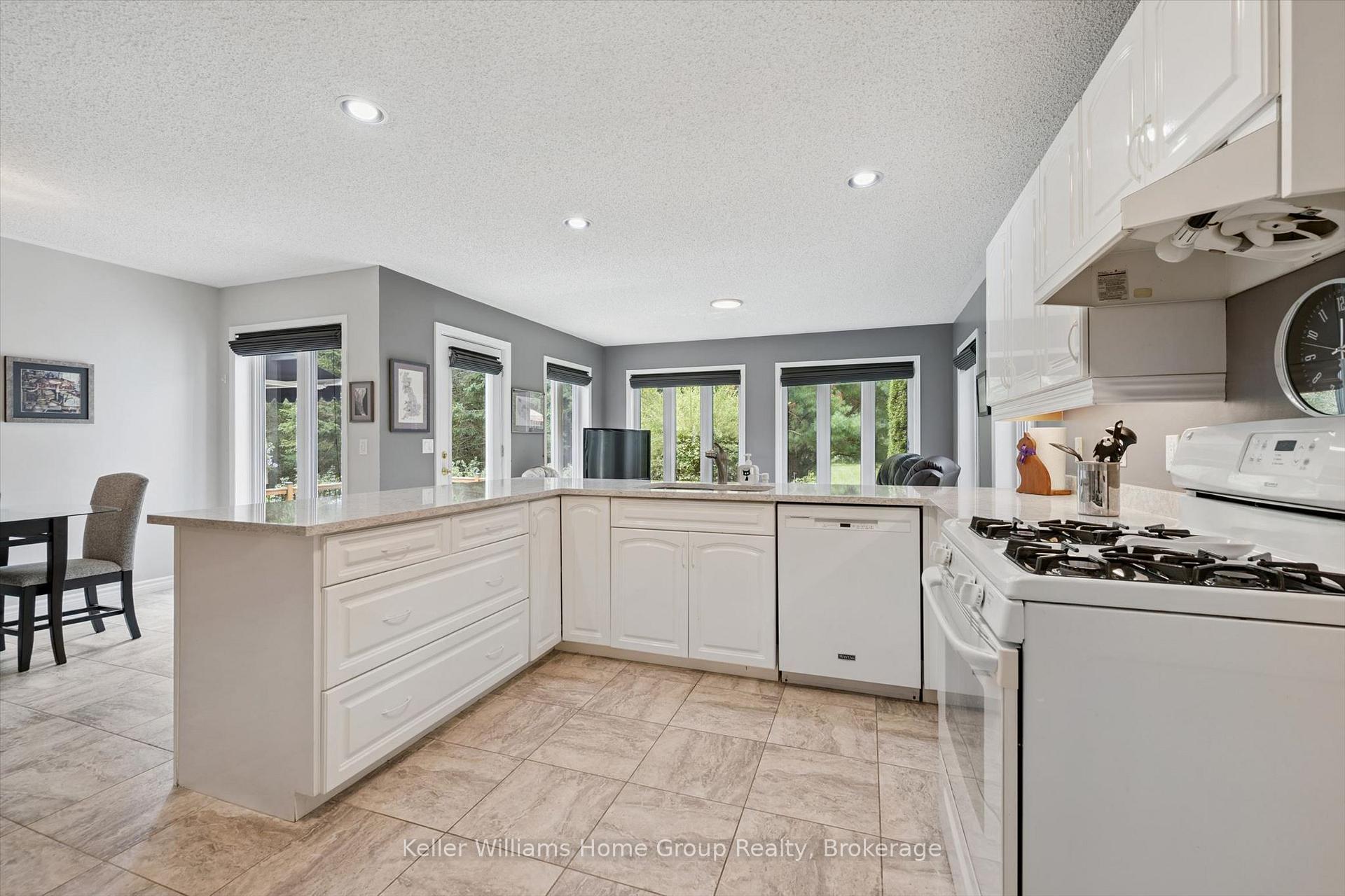 Photo 11 of 90 White Bark Way, Centre Wellington, Belwood — HOMEH