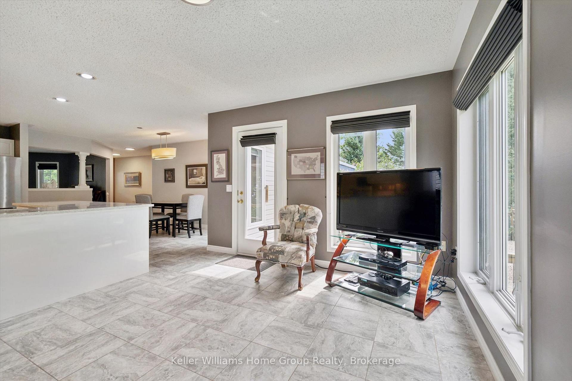 Photo 14 of 90 White Bark Way, Centre Wellington, Belwood — HOMEH