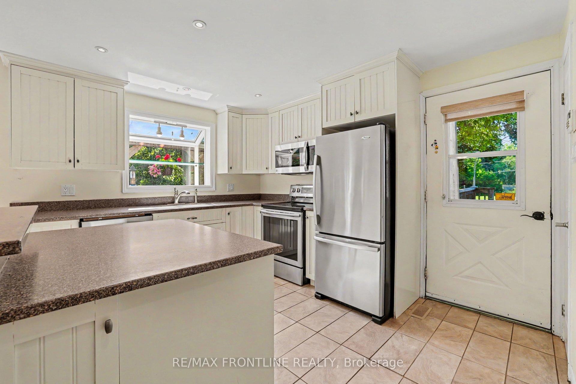 Photo 15 of 506 Glen Tay Road, Tay Valley, Bathurst/Burgess & Sherbrooke (Bathurst) Twp — HOMEH
